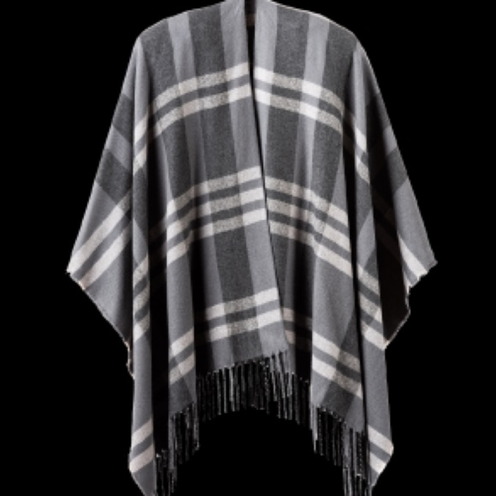 Causebox Siizu Poncho Brand new!